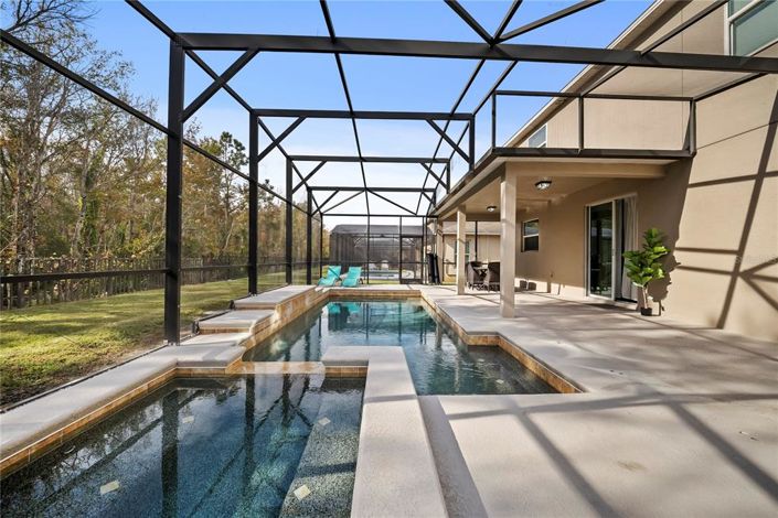 Image No.4-8 Bed Property for sale