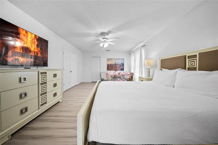 Image No.51-8 Bed Property for sale