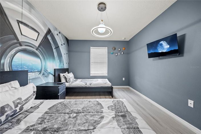 Image No.60-8 Bed Property for sale