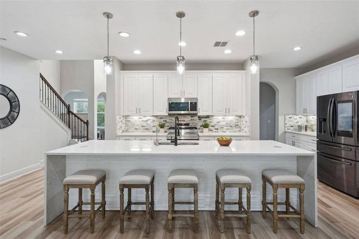 Image No.13-7 Bed Property for sale