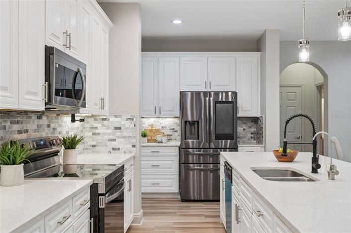 Image No.14-7 Bed Property for sale