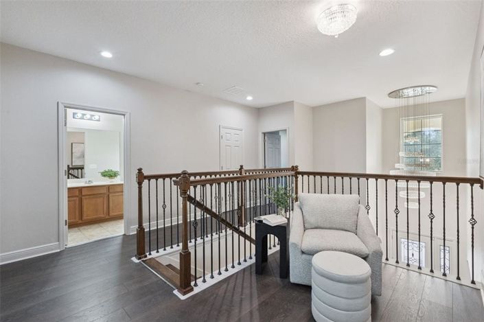 Image No.19-7 Bed Property for sale