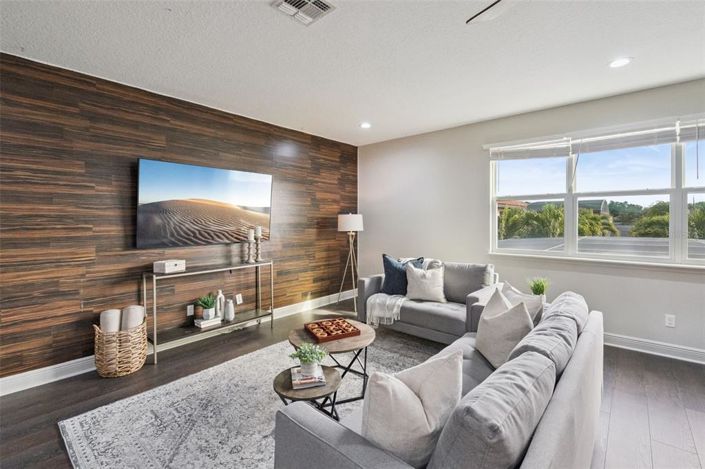 Image No.20-7 Bed Property for sale