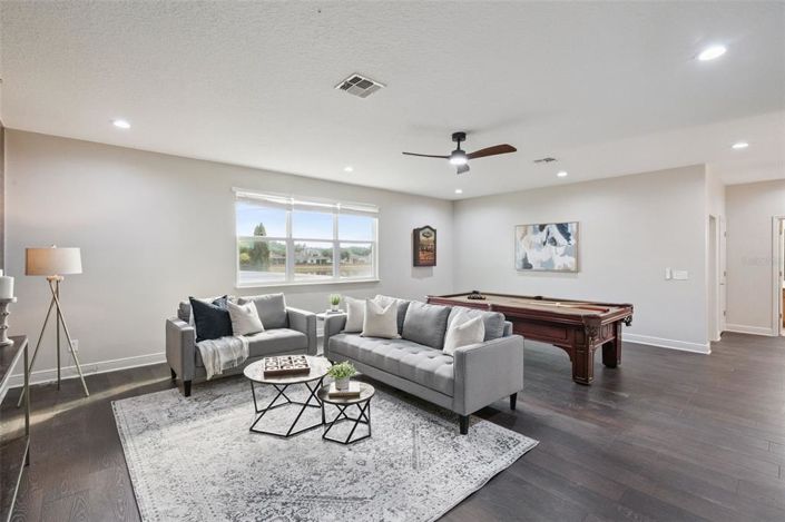 Image No.21-7 Bed Property for sale