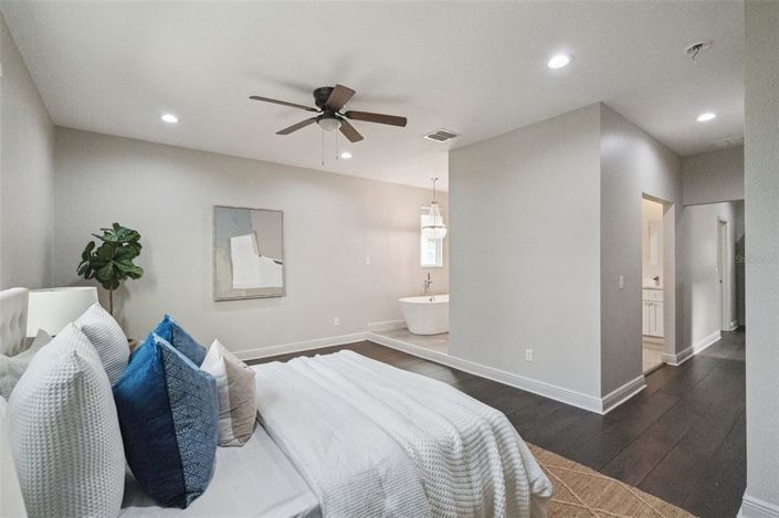 Image No.23-7 Bed Property for sale