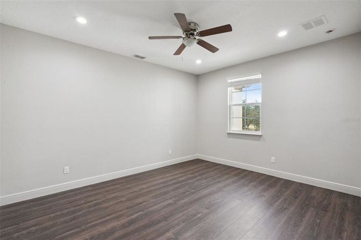 Image No.32-7 Bed Property for sale