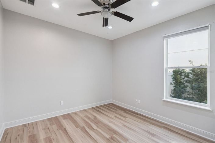 Image No.33-7 Bed Property for sale