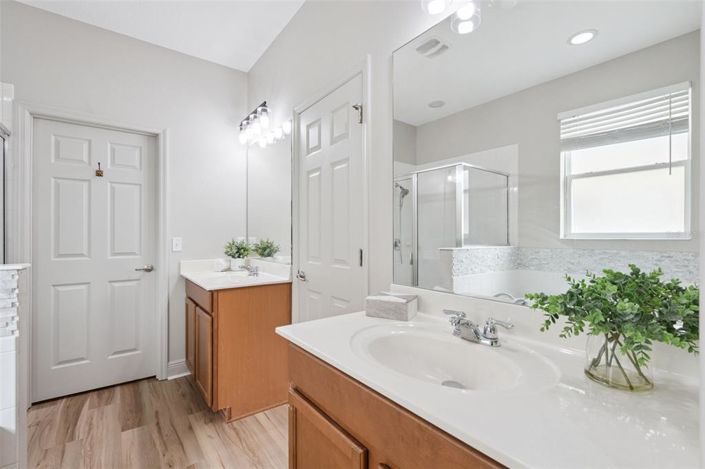 Image No.35-7 Bed Property for sale