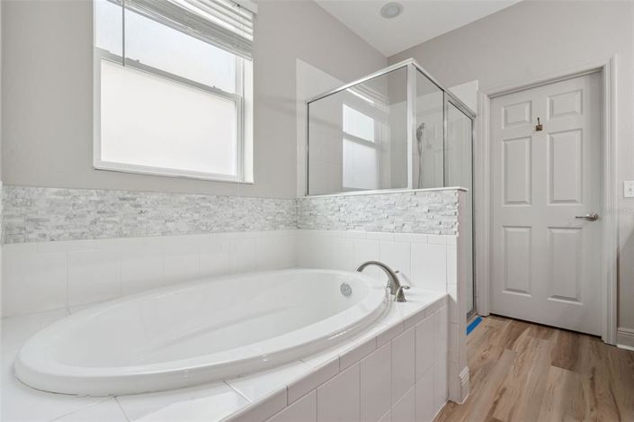 Image No.40-7 Bed Property for sale