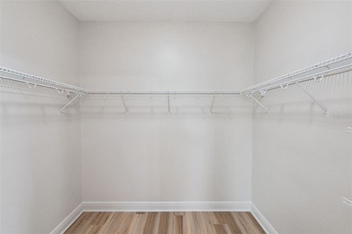 Image No.42-7 Bed Property for sale