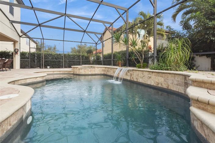 Image No.50-7 Bed Property for sale