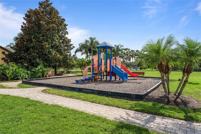 Image No.32-5 Bed Property for sale