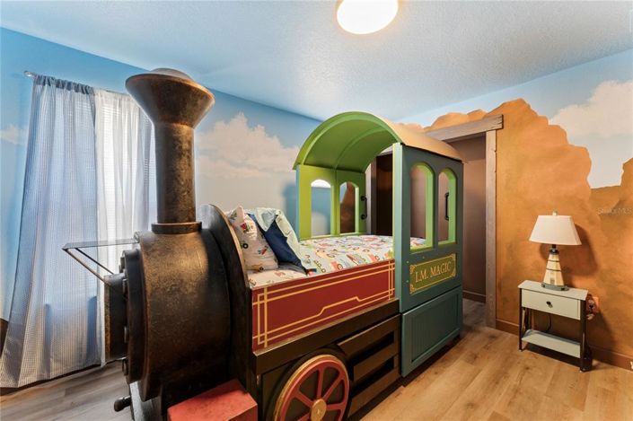 Image No.7-5 Bed Property for sale