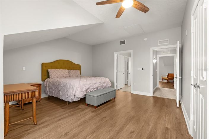 Image No.20-3 Bed Townhouse for sale