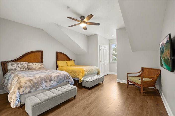 Image No.25-3 Bed Townhouse for sale