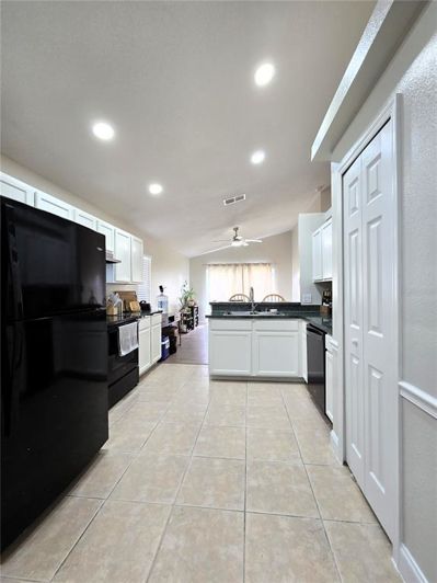 Image No.8-3 Bed Property for sale