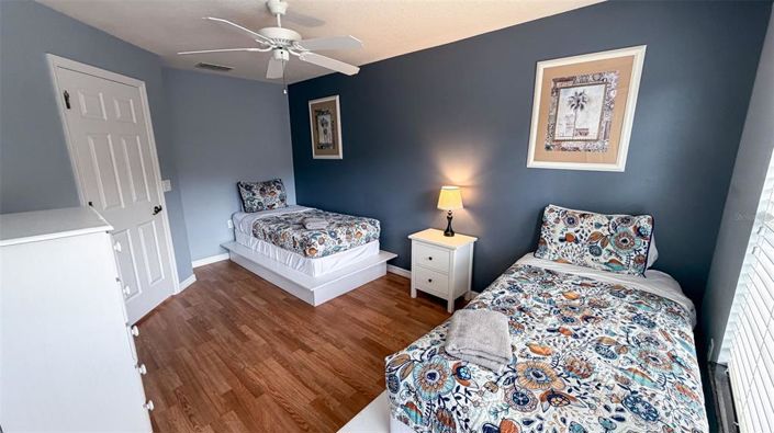 Image No.20-4 Bed Townhouse for sale