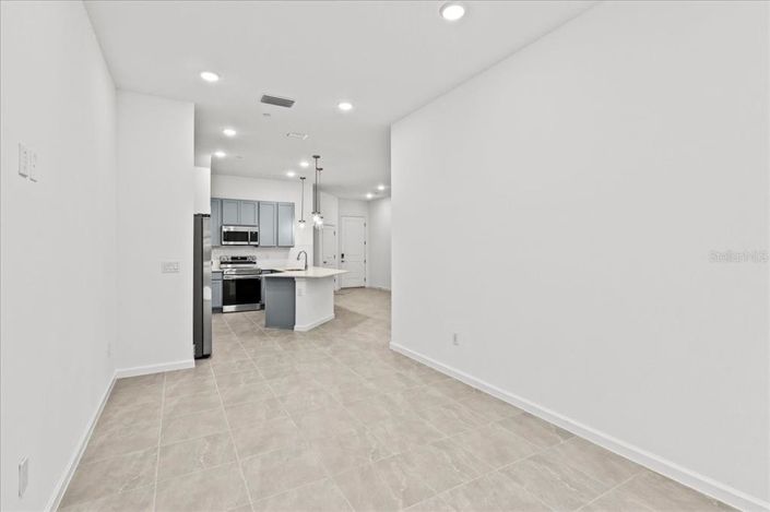 Image No.16-5 Bed Townhouse for sale