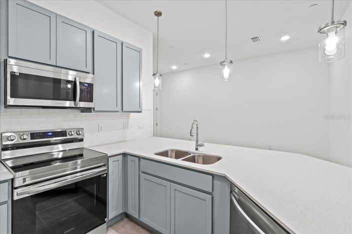 Image No.18-5 Bed Townhouse for sale