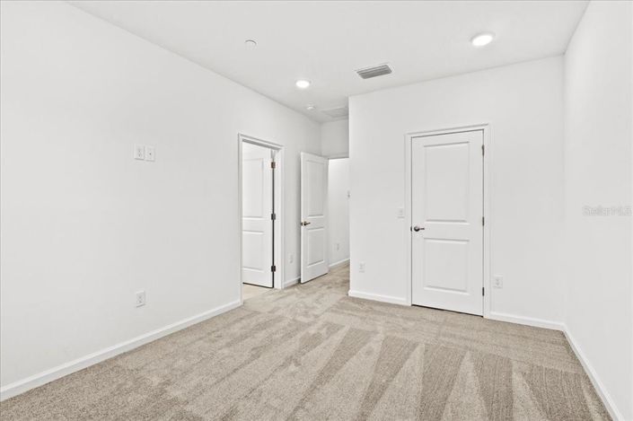 Image No.24-5 Bed Townhouse for sale