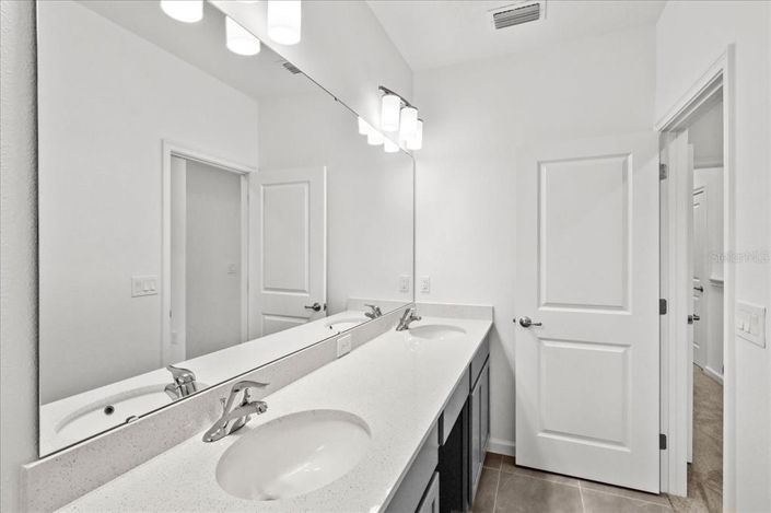 Image No.26-5 Bed Townhouse for sale