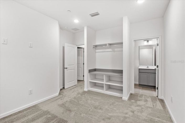 Image No.37-5 Bed Townhouse for sale