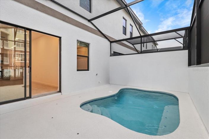 Image No.5-5 Bed Townhouse for sale