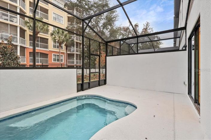 Image No.6-5 Bed Townhouse for sale