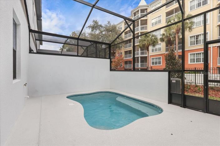 Image No.7-5 Bed Townhouse for sale