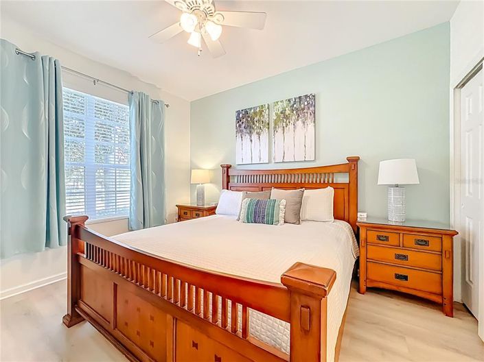 Image No.27-5 Bed Property for sale