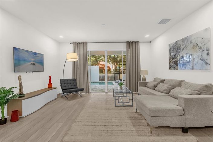 Image No.6-3 Bed Townhouse for sale