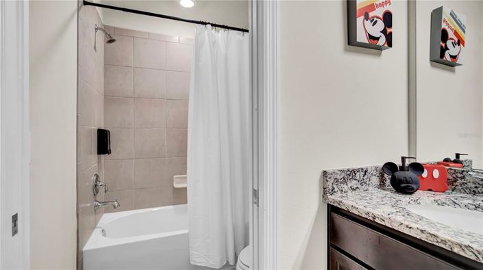 Image No.20-5 Bed Townhouse for sale