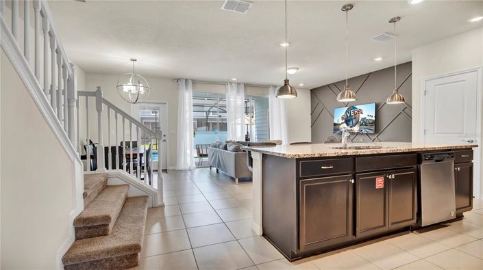 Image No.38-5 Bed Townhouse for sale