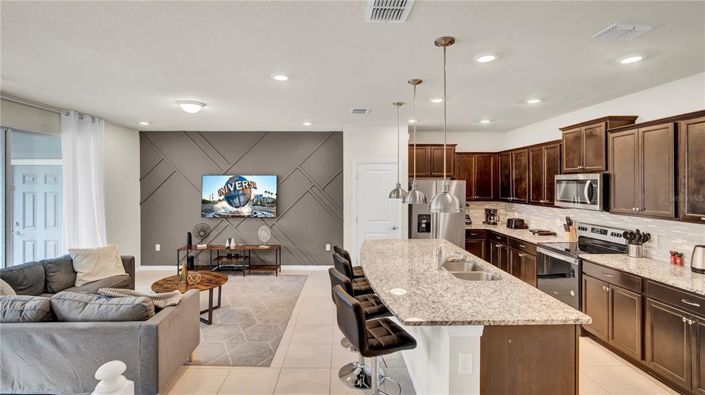 Image No.7-5 Bed Townhouse for sale