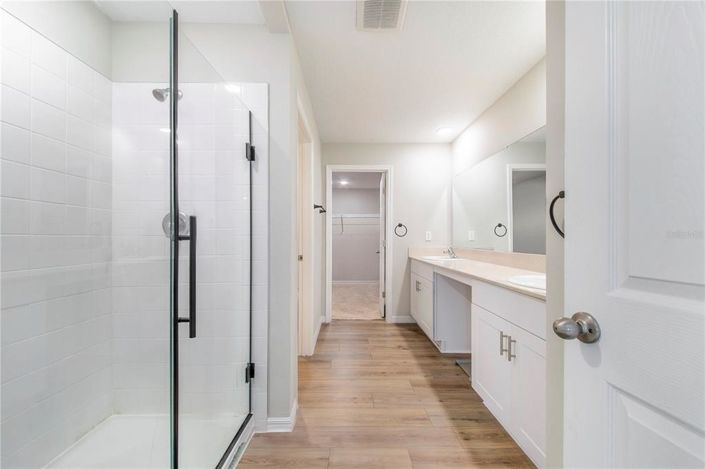 Image No.20-5 Bed Property for sale