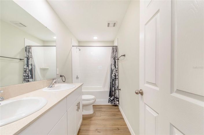 Image No.24-5 Bed Property for sale