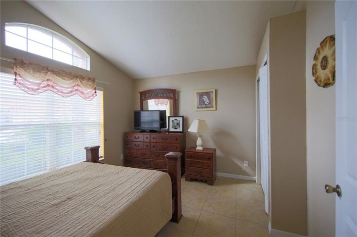 Image No.19-5 Bed Property for sale