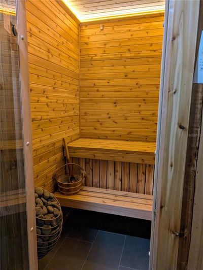 Image No.20-4 Bed Property for sale