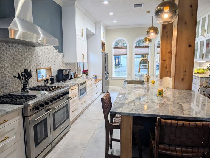 Image No.5-4 Bed Property for sale