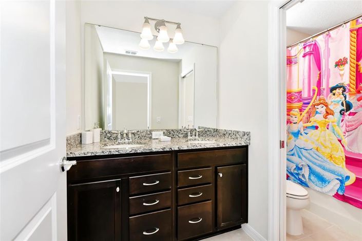 Image No.22-5 Bed Townhouse for sale