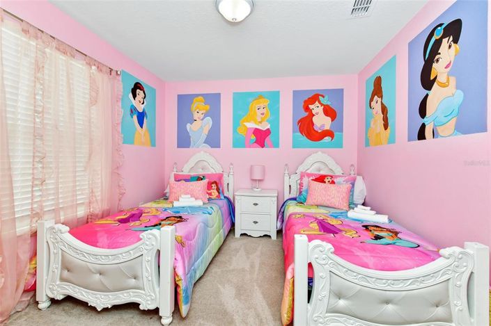 Image No.24-5 Bed Townhouse for sale