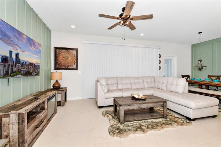 Image No.8-5 Bed Townhouse for sale