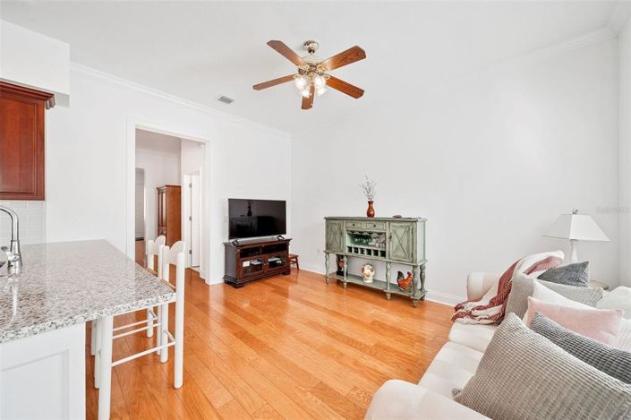 Image No.23-4 Bed Townhouse for sale