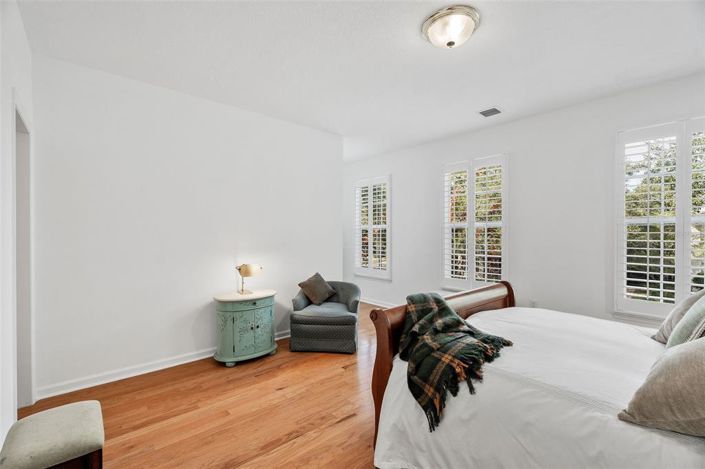 Image No.26-4 Bed Townhouse for sale