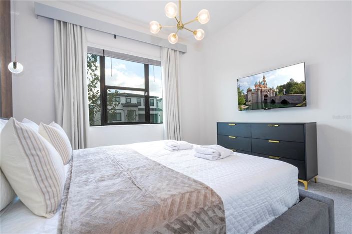 Image No.11-6 Bed Property for sale