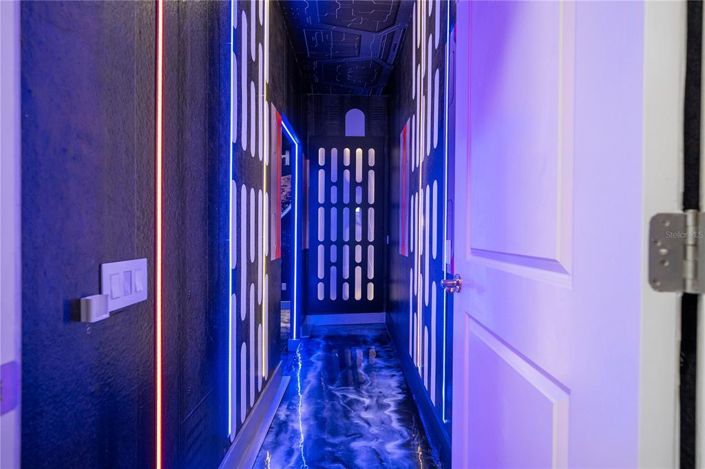 Image No.14-6 Bed Property for sale