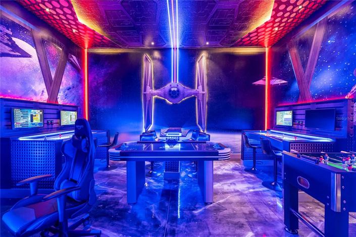 Image No.15-6 Bed Property for sale