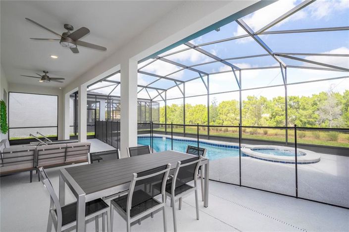 Image No.26-6 Bed Property for sale