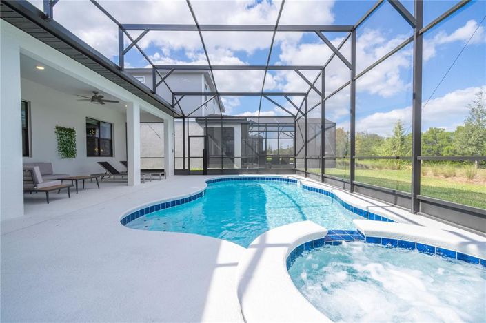 Image No.27-6 Bed Property for sale