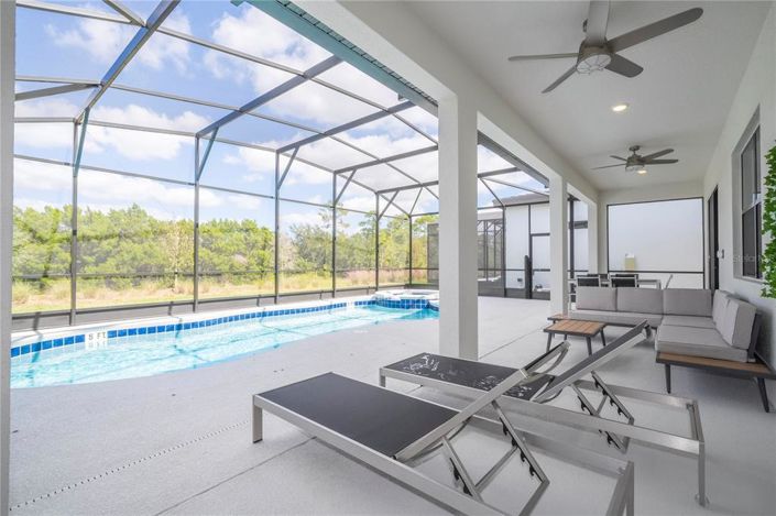 Image No.30-6 Bed Property for sale